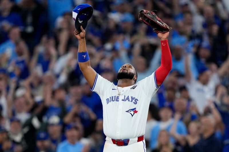 Blue Jays slam Dodgers in World Series opener with explosive inning