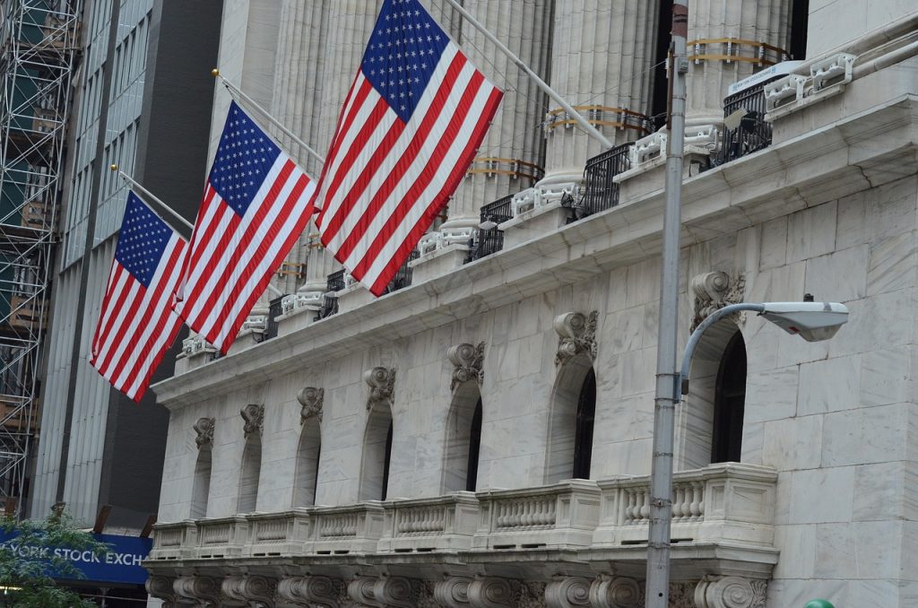 Stocks Fall Sharply as Crude Oil Prices Soar and Alphabet Sparks AI Spending Concerns