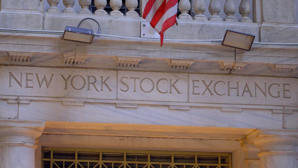 Stocks Settle Mixed as AI Angst Offsets Easing Geopolitical Tensions